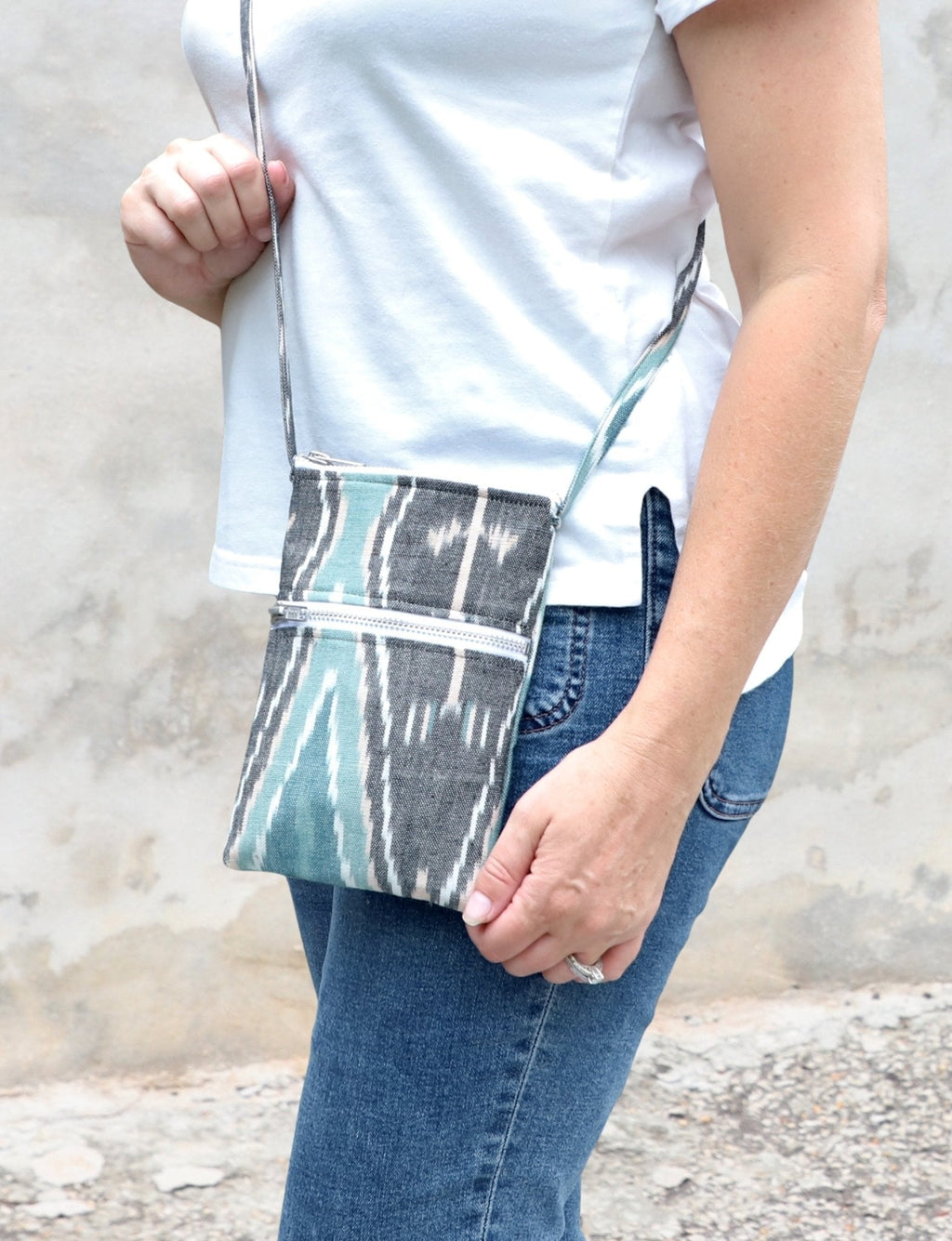 Compact Travel Crossbody Bag – Handwoven Cotton, Multiple Prints