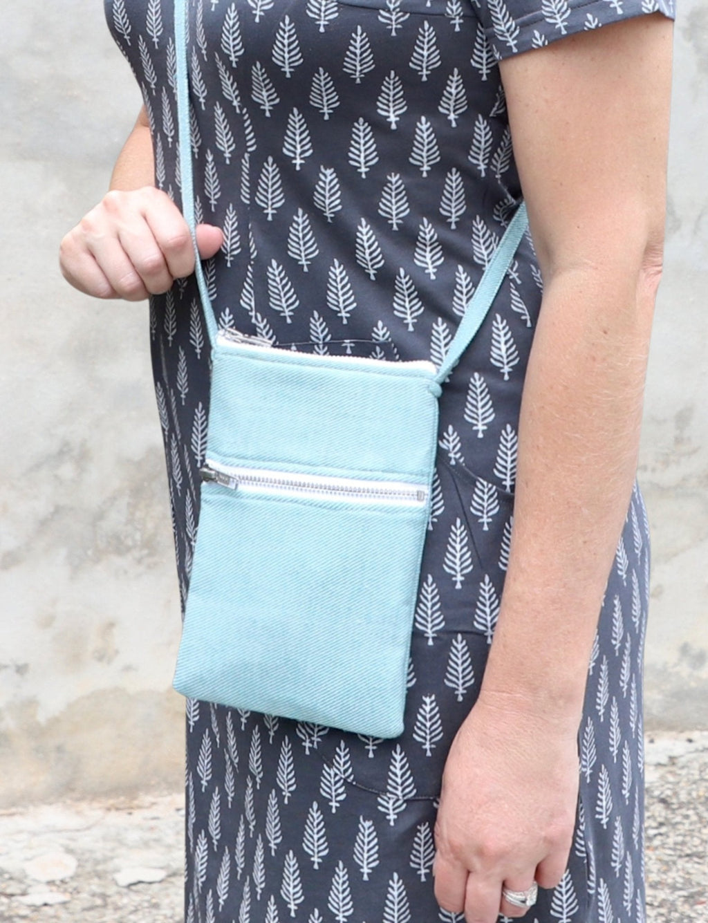 Compact Travel Crossbody Bag – Handwoven Cotton, Multiple Prints